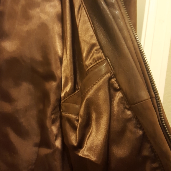 Leather jacket - Picture 3 of 3